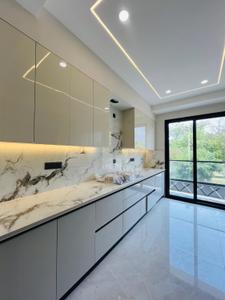 Kitchen Image of 2500 Sq.ft 4 BHK Builder Floor for sale in Ansal Versalia, Sector 67 Gurgaon for Rs. 25000000