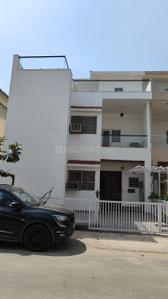 Image of 2500 Sq.ft 4 BHK Villa for rent in Paramount Golfforeste Villas, Surajpur, Greater Noida for Rs. 60000