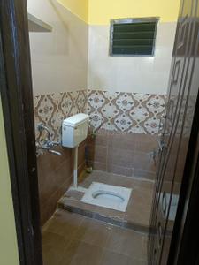 Bathroom Image of 1200 Sq.ft 2 BHK Builder Floor for rent in Alwal Secunderabad for Rs. 14500