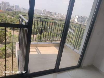 Balcony Image of 580 Sq.ft 1 BHK Apartment / Flat for rent in Amanora Gold Towers, Hadapsar Pune for Rs. 28000