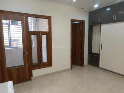 Bedroom Image of 1350 Sq.ft 3 BHK Apartment / Flat for sale in Model Town New Delhi for Rs. 22800000