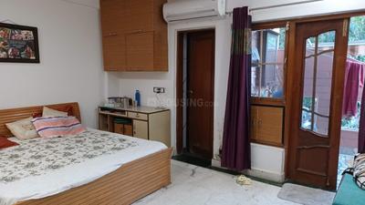 Bedroom Image of 3312 Sq.ft 4 BHK Builder Floor for rent in Rajouri Garden New Delhi for Rs. 70000