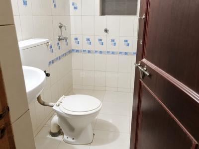 Bathroom Image of 600 Sq.ft 1 BHK Apartment / Flat for rent in Raviraj Citadel Enclave, Ghorpadi Pune for Rs. 22000