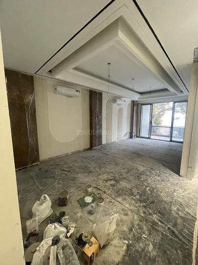 DLF Kings Court Main Image 1