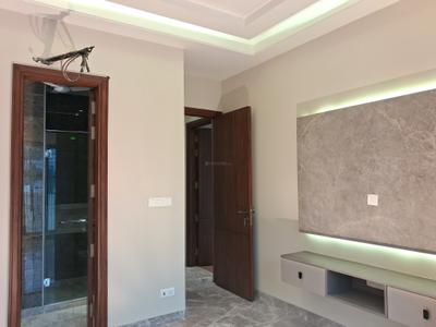 Bedroom Image of 1800 Sq.ft 3 BHK Builder Floor for rent in Paschim Vihar New Delhi for Rs. 40000