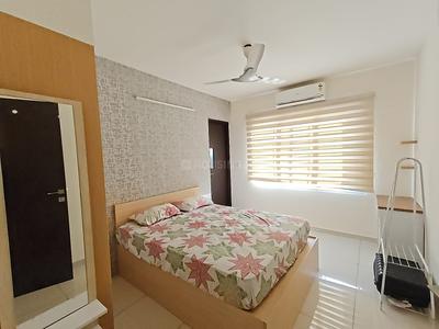 Bedroom Image of 1300 Sq.ft 2 BHK Apartment / Flat for rent in Maradu Kochi for Rs. 40000