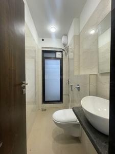 Bathroom Image of 700 Sq.ft 2.5 BHK Apartment / Flat for sale in Andheri West Mumbai for Rs. 30000000