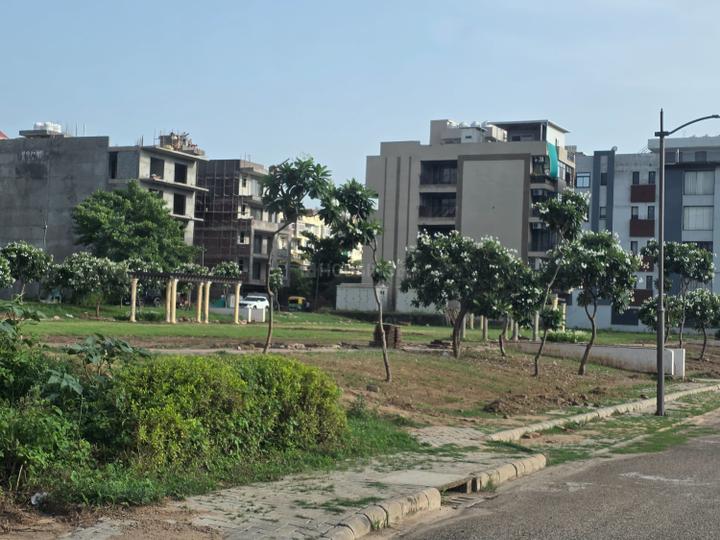 DLF Valley Plots Main Image 1