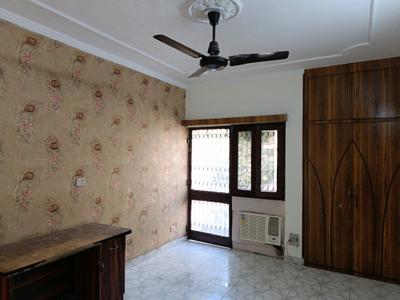 Bedroom Image of 1500 Sq.ft 3 BHK Apartment / Flat for rent in DDA Flats Sarita Vihar by Delhi Development Authority, Sarita Vihar New Delhi for Rs. 51500