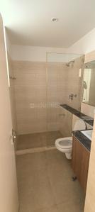 Bathroom Image of 1600 Sq.ft 3 BHK Apartment / Flat for sale in DLF The Primus, Sector 82A Gurgaon for Rs. 28500000
