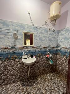 Bathroom Image of 1350 Sq.ft 2 BHK Independent House for rent in Murugeshpalya Bengaluru for Rs. 42000