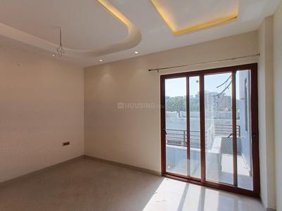 Bedroom Image of 3000 Sq.ft 4 BHK Builder Floor for rent in Sector 72 Noida for Rs. 70000