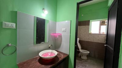 Bathroom Image of 983 Sq.ft 2 BHK Apartment / Flat for sale in Ramachanadra Nagar Tiruchirappalli for Rs. 5400000