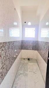 Bathroom Image of 1126 Sq.ft 3 BHK Apartment / Flat for sale in Purbalok Kolkata for Rs. 6800000