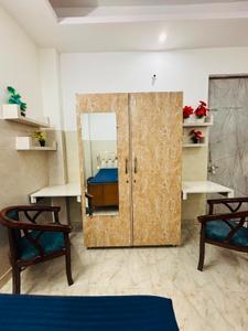 Bedroom Image of Girls PG Universe Home Stay (Mahzoh Luxuria) in Sector 126, Noida