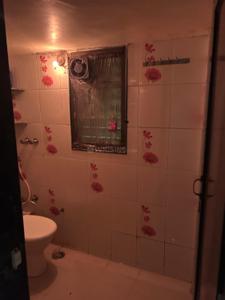 Bathroom Image of 750 Sq.ft 2 BHK Apartment / Flat for rent in Bhayandar East Mira Bhayandar for Rs. 22000