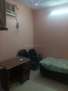 Bedroom Image of 450 Sq.ft 1 RK Builder Floor for rent in Malka Ganj New Delhi for Rs. 14000
