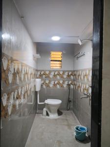 Common Bathroom Image of 750 Sq.ft 1 BHK Independent House for rent in Thergaon Pune for Rs. 18000