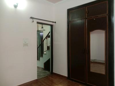Bedroom Image of 1900 Sq.ft 3 BHK Builder Floor for rent in Vasant Kunj New Delhi for Rs. 75000