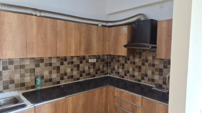 Kitchen Image of 910 Sq.ft 2.5 BHK Apartment / Flat for rent in Prateek Grand City, Siddharth Vihar Ghaziabad for Rs. 25000