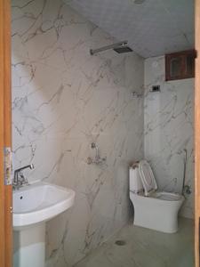 Common Bathroom Image of 1750 Sq.ft 4 BHK Apartment / Flat for sale in Evermark Diamond Residency 2 by Evermark Realtors, Sector 73 Noida for Rs. 8750000