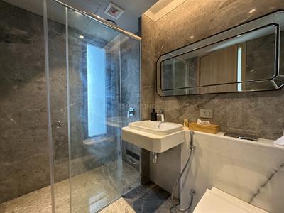 Bathroom Image of 2100 Sq.ft 4 BHK Apartment / Flat for sale in Rustomjee Crown Phase 2, Prabhadevi Mumbai for Rs. 160000000