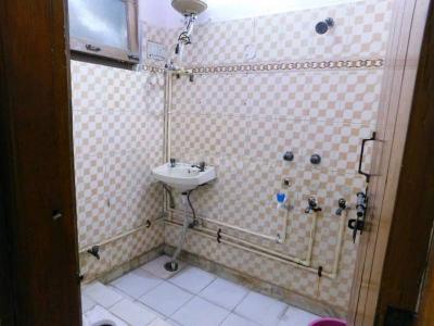 Bathroom Image of 1200 Sq.ft 2 BHK Independent House for rent in Vaishali Ghaziabad for Rs. 25000