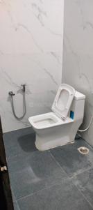 Bathroom Image of 1000 Sq.ft 1 BHK Apartment / Flat for rent in Jasuja City Phase 4, Kugawan Jabalpur for Rs. 6500