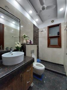 Bathroom Image of 1650 Sq.ft 3 BHK Builder Floor for sale in Palm Floor With Terrace Sushant Lok 1, Sector 43 Gurgaon for Rs. 26000000