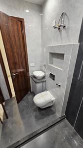Bathroom Image of 1350 Sq.ft 3 BHK Builder Floor for sale in Paschim Vihar New Delhi for Rs. 27500000