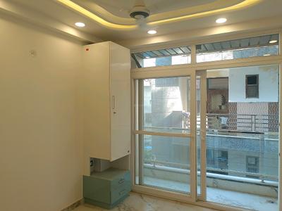 Bedroom Image of 600 Sq.ft 2 BHK Builder Floor for sale in Mahavir Enclave New Delhi for Rs. 5500000
