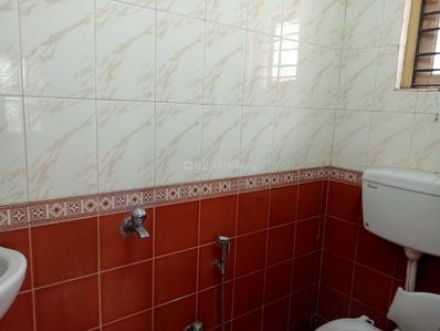 Bathroom Image of 900 Sq.ft 2 BHK Builder Floor for rent in Baranagar Kolkata for Rs. 15000