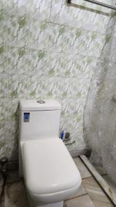Bathroom Image of 1800 Sq.ft 2 BHK Builder Floor for rent in DLF City Phase 1, DLF Phase 1 Gurgaon for Rs. 45000