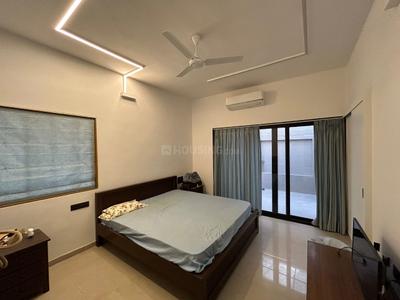 Bedroom Image of 3150 Sq.ft 4 BHK Villa for rent in Goyal Green Park, Shantipura Ahmedabad for Rs. 90000