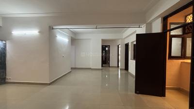Hall Image of 2000 Sq.ft 4 BHK Apartment / Flat for sale in Ramprastha Pearl Court, Vaishali Ghaziabad for Rs. 36000000