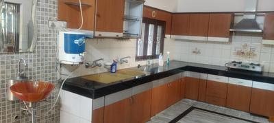 Kitchen Image of 1500 Sq.ft 1 BHK Independent House for rent in Gomti Nagar Lucknow for Rs. 19000