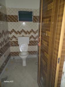 Bathroom Image of 800 Sq.ft 2 BHK Apartment / Flat for sale in Beliaghata Kolkata for Rs. 2200000