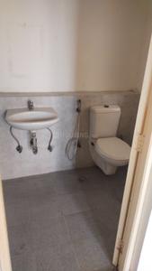 Bathroom Image of 1380 Sq.ft 3 BHK Apartment / Flat for sale in Jaypee Kosmos, Sector 134 Noida for Rs. 11000000