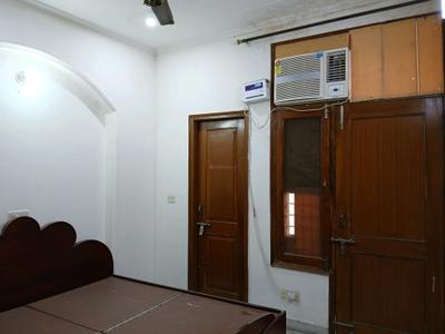 Bedroom Image of 1350 Sq.ft 3 BHK Builder Floor for sale in Tagore Garden Extension New Delhi for Rs. 19200000