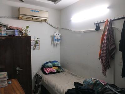 Bedroom Image of 1440 Sq.ft 3 BHK Builder Floor for sale in Mukherjee Nagar New Delhi for Rs. 19000000