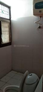 Bathroom Image of 1500 Sq.ft 3 BHK Apartment / Flat for rent in Maya Garden Phase 3, Bishanpura Zirakpur for Rs. 19000
