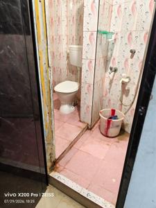 Bathroom Image of 600 Sq.ft 1 BHK Independent House for rent in Aminjikarai Chennai for Rs. 25000