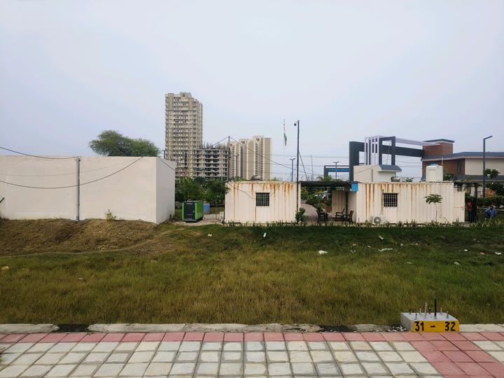 Skywhales Vienna Greens Main Image 1