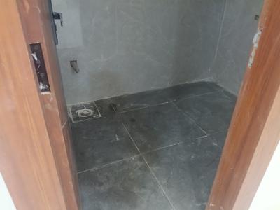 Bathroom Image of 1450 Sq.ft 3 BHK Apartment / Flat for sale in Capital Metro Height, Sector 72 Noida for Rs. 5200000