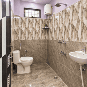 Bathroom Image of 810 Sq.ft 2 BHK Builder Floor for rent in Shastripuram Agra for Rs. 5200