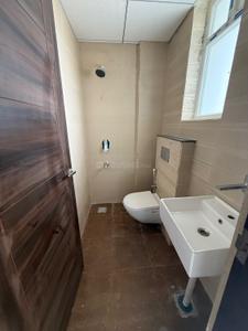 Bathroom Image of 2505 Sq.ft 4.5 BHK Apartment / Flat for sale in Uptown Skylla, PR7 Airport Road Zirakpur for Rs. 20000000