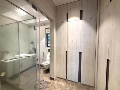 Bathroom Image of 3877 Sq.ft 4 BHK Apartment / Flat for sale in New Alipore Kolkata for Rs. 62500000