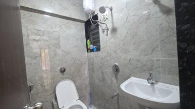 Bathroom Image of 560 Sq.ft 1 BHK Apartment / Flat for rent in Vikhroli East Mumbai for Rs. 37500