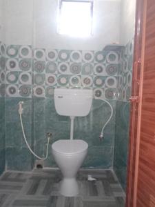Common Bathroom Image of 1094 Sq.ft 3 BHK Apartment / Flat for sale in Keshtopur Kolkata for Rs. 4694000