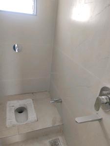 Common Bathroom Image of 1080 Sq.ft 2 BHK Apartment / Flat for sale in Horizon The Signature, Ulwe Navi Mumbai for Rs. 10500000